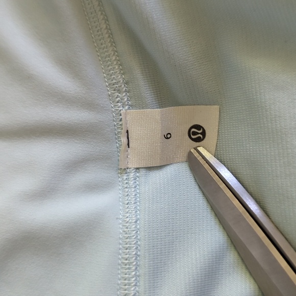 Lululemon Speed Up Short High-Rise 4" Powder Blue 💙 - Size 6 - Picture 9 of 11